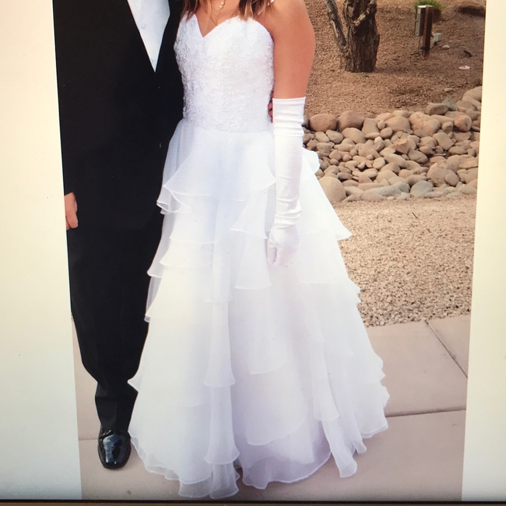PURE WHITE WEDDING DRESS